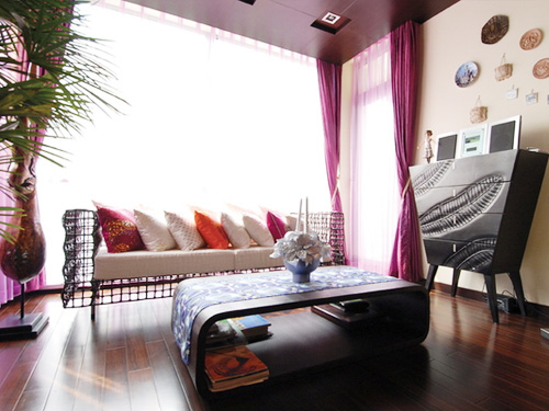 紫红窗帘+金色床品 现代中式家
