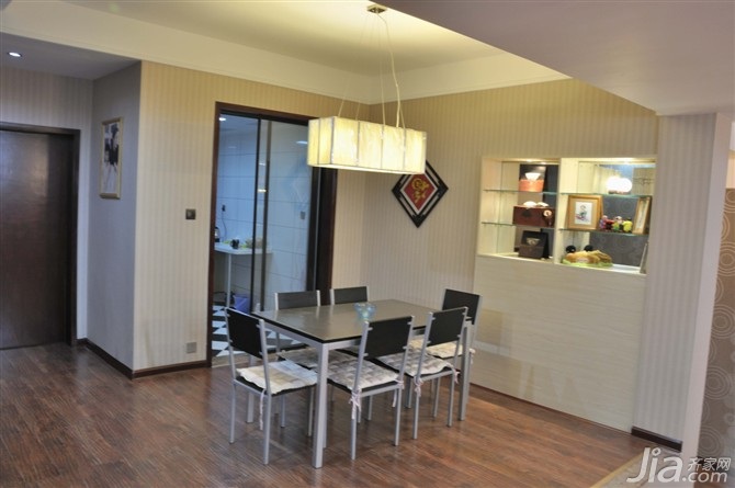 四房装修,经济型装修,灯具,餐桌,餐厅