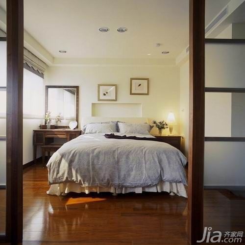 130平米装修,二居室装修,新古典风格,新房装修,80平米装修,5-10万装修,富裕型装修,卧室,简洁,床,梳妆台,灯具,卧室背景墙