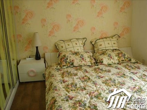 ,卧室,床,床头柜,灯具,壁纸,舒适