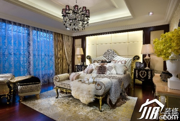 别墅装修,豪华型装修,15-20万装修,欧式风格,卧室,床,床头软包,灯具,奢华