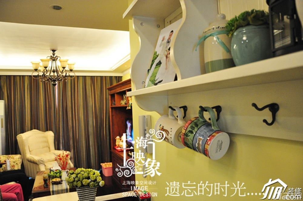温馨,暖色调装修,田园风格,富裕型装修,一居室装修,展示架,灯具