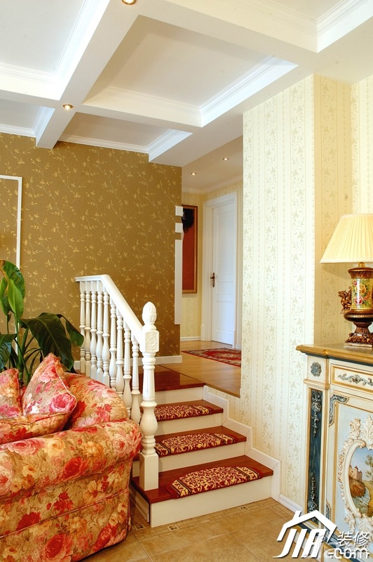 美式乡村风格,二居室装修,豪华型装修,彩色装修,唯美,楼梯,沙发,灯具