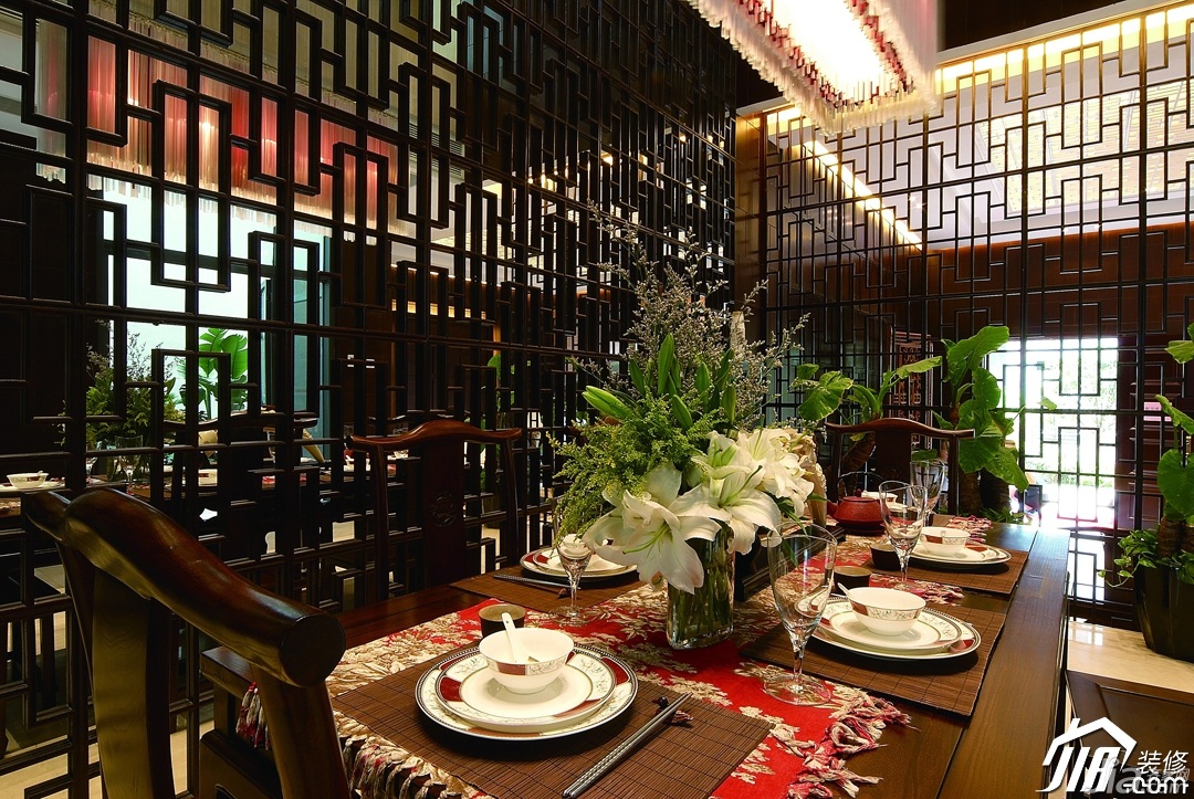中式风格,豪华型装修,140平米以上装修,复式装修,别墅装修,原木色装修,餐厅,餐桌,灯具,艺术