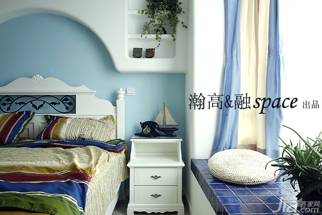 蓝色装修,公寓装修,地中海风格,时尚,富裕型装修,卧室,床,床头柜,飘窗,瀚高&融设计