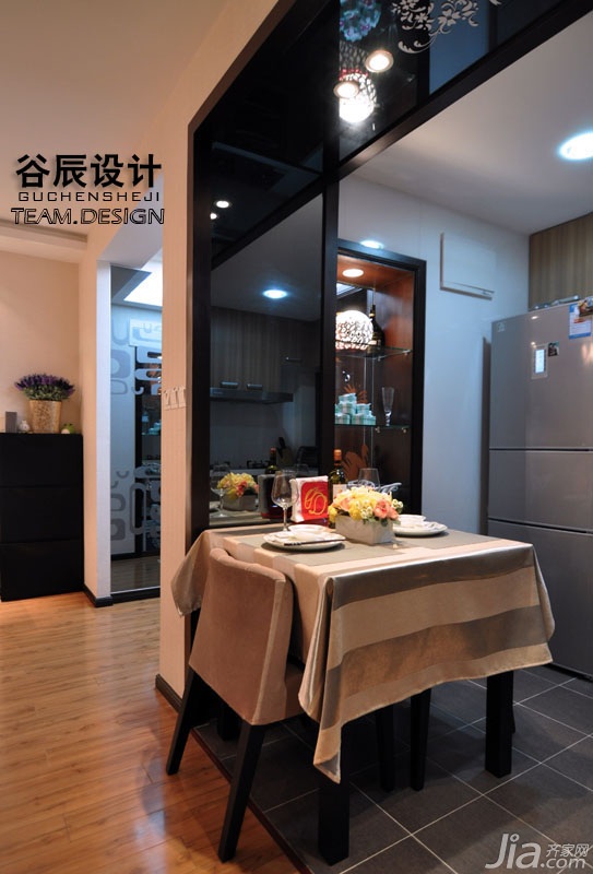 温馨,暖色调装修,公寓装修,富裕型装修,简约风格,隔断,餐厅,餐桌