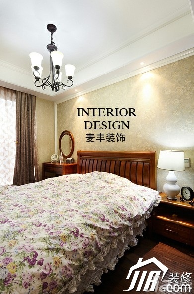 美式风格,简约风格,富裕型装修,公寓装修,卧室,床,壁纸,窗帘,灯具,床头柜