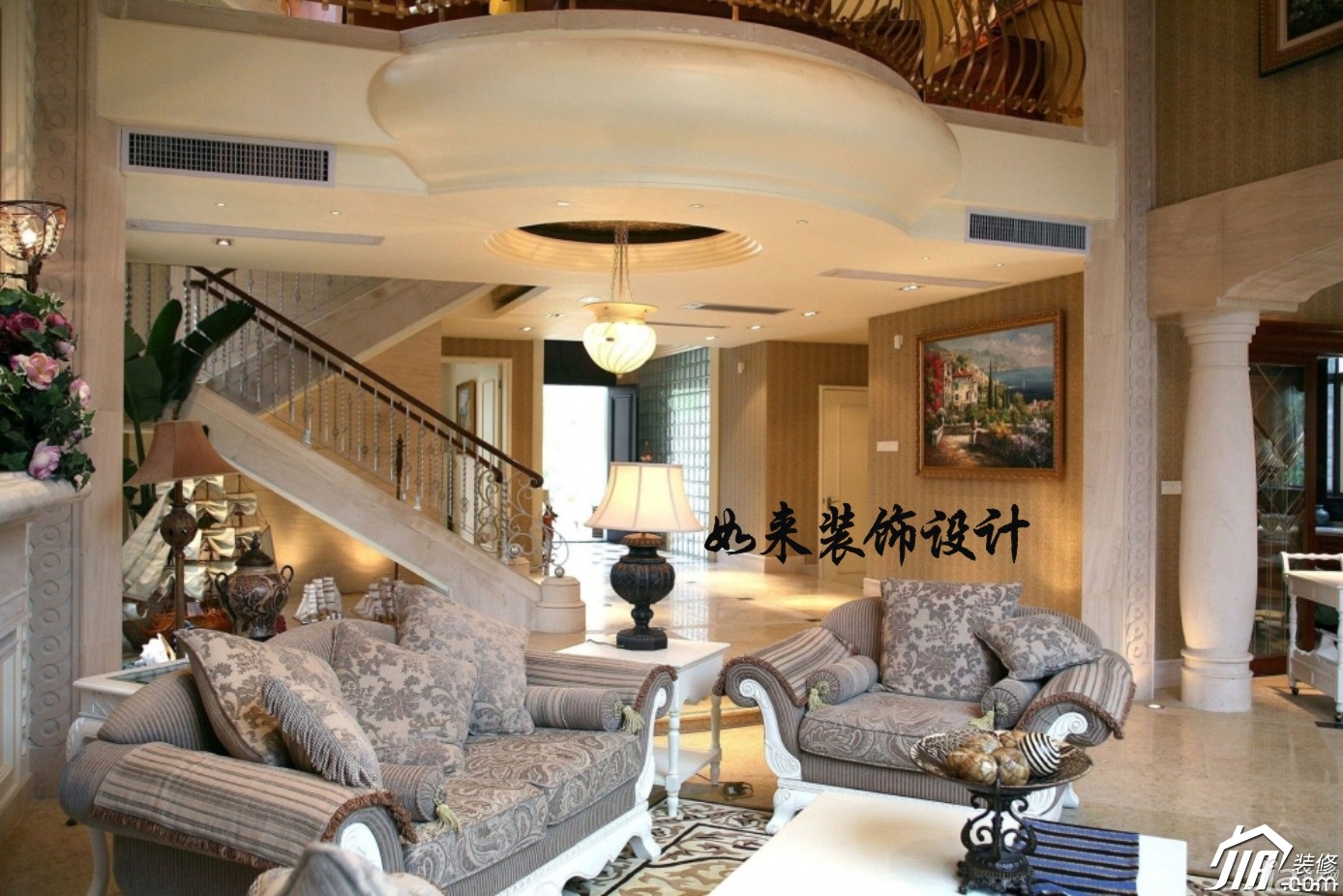别墅装修,富裕型装修,美式风格,新古典风格,客厅,沙发