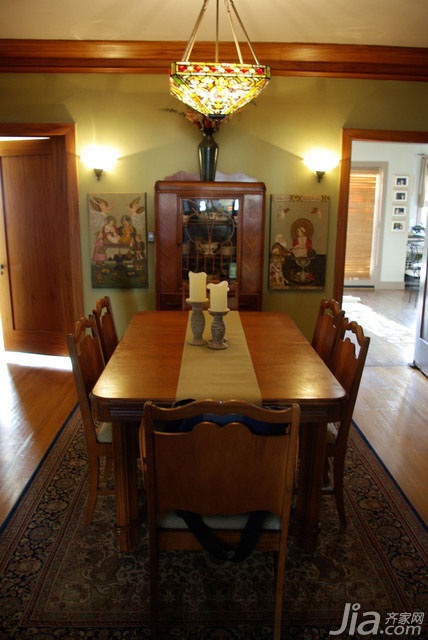 三居室装修,富裕型装修,简约风格，海外家居,餐厅,原木色,简洁,灯具,餐桌,餐边柜，吊顶