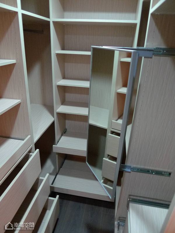 温馨,现代简约风格,公寓装修,衣帽间