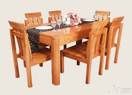 橡木餐桌和松木餐桌哪种好 橡木餐桌价格