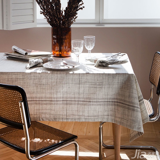 文艺风餐桌布 让你的餐厅鲜活起来