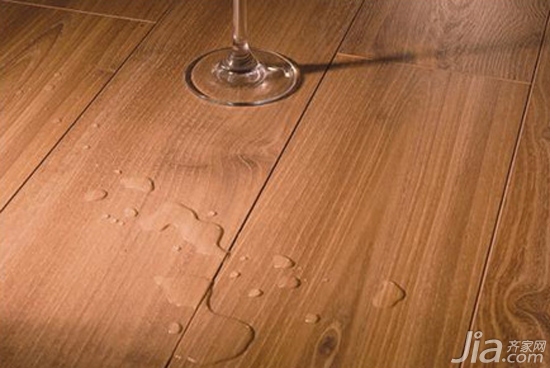 梅雨天来了  你家的地板做好防潮了吗？