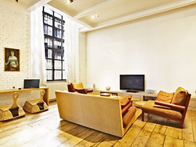 loft公寓装修效果图 原木气质舒适家
