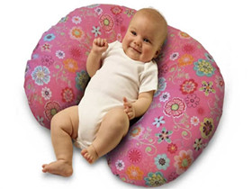 宝宝什么时候用枕头 温馨小贴士:枕头太硬易导