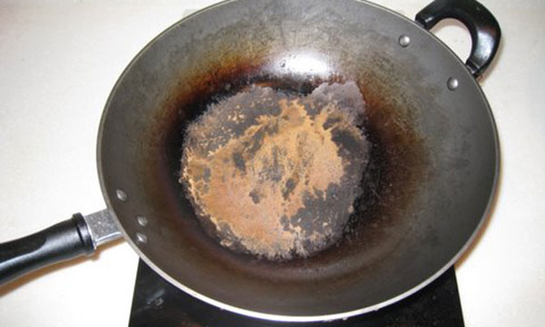家里的铁锅生锈怎么办?