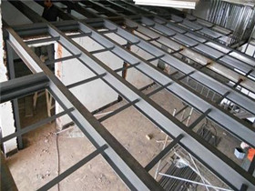 阁楼钢结构安装  钢结构建筑的五大优点 