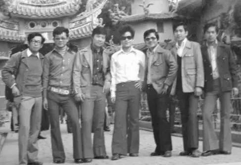 60后的中年,70后的青年,80后的童年,90后的…看了泪流