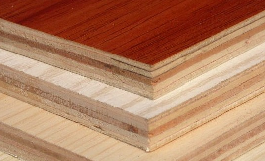 如何选购多层实木复合地板？