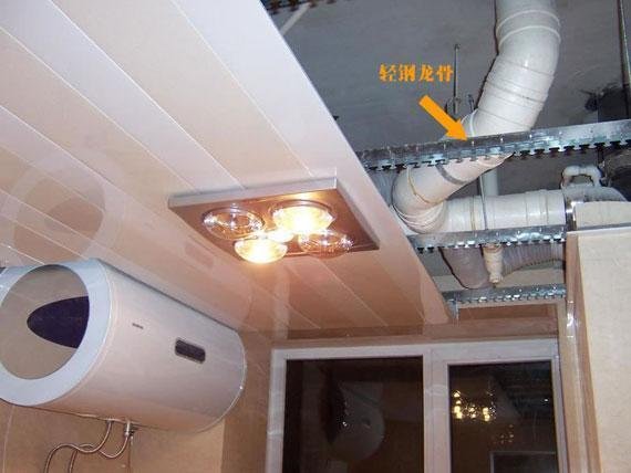 卫生间厨房装哪种吊顶更防潮耐热？差点又被装修公司坑了！