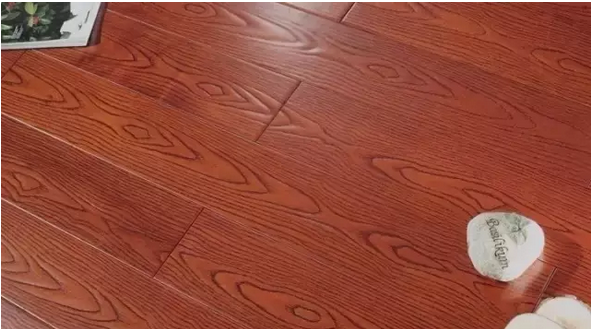 实木地板与实木复合地板哪个比较好？