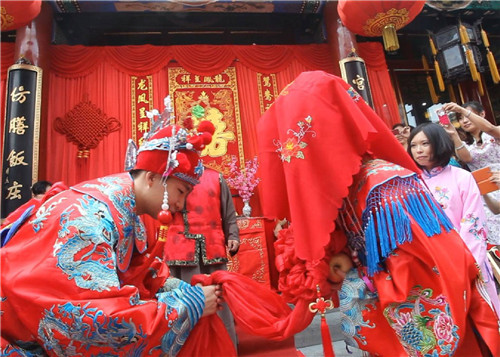传统婚礼习俗一览表  传统中式婚礼习俗禁忌