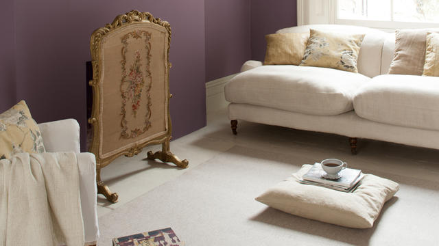紫水晶色的墙壁可为居室增添几分火热激情，特别适合客厅等空间较大的区域。