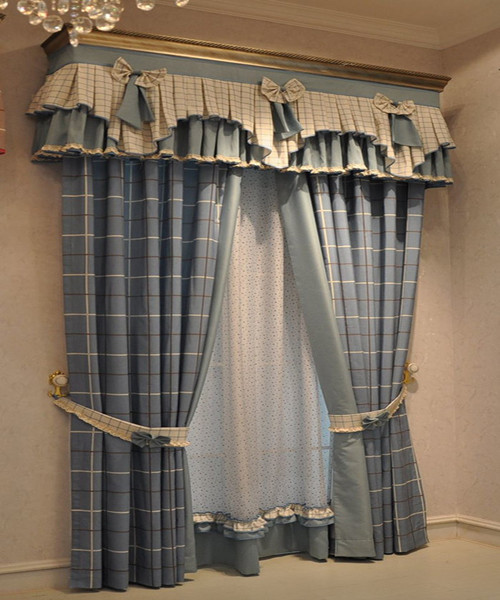 蓝色窗帘效果图 家庭蓝色窗帘装修给新家添彩