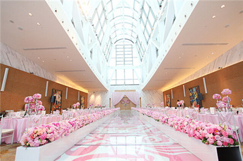 粉色婚礼现场布置图片欣赏 粉色婚礼场地如何布置_婚庆服务_婚庆百科_齐家网