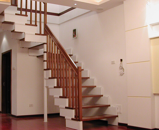 跃层装修楼梯怎么设计 跃层装修楼梯注意事项