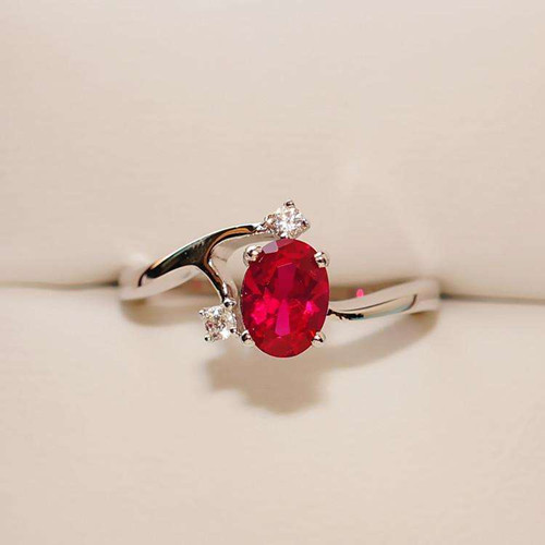 红宝石戒指款式介绍 求婚可以用红宝石戒指吗