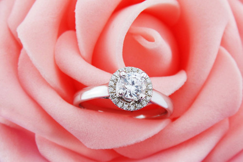 结婚买几个戒指 结婚戒指应该由谁买_婚戒首饰