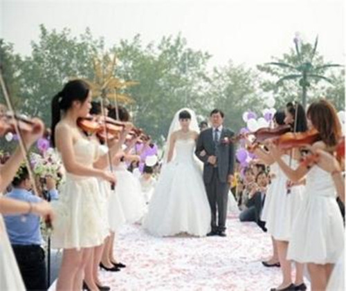 婚礼的祝福歌词 适合婚礼播放的歌曲有哪些_婚