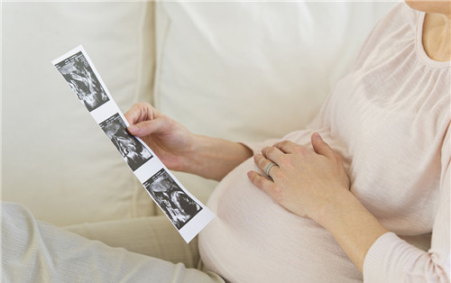 怀孕初期照b超多久能做 孕期要做几次B超检查