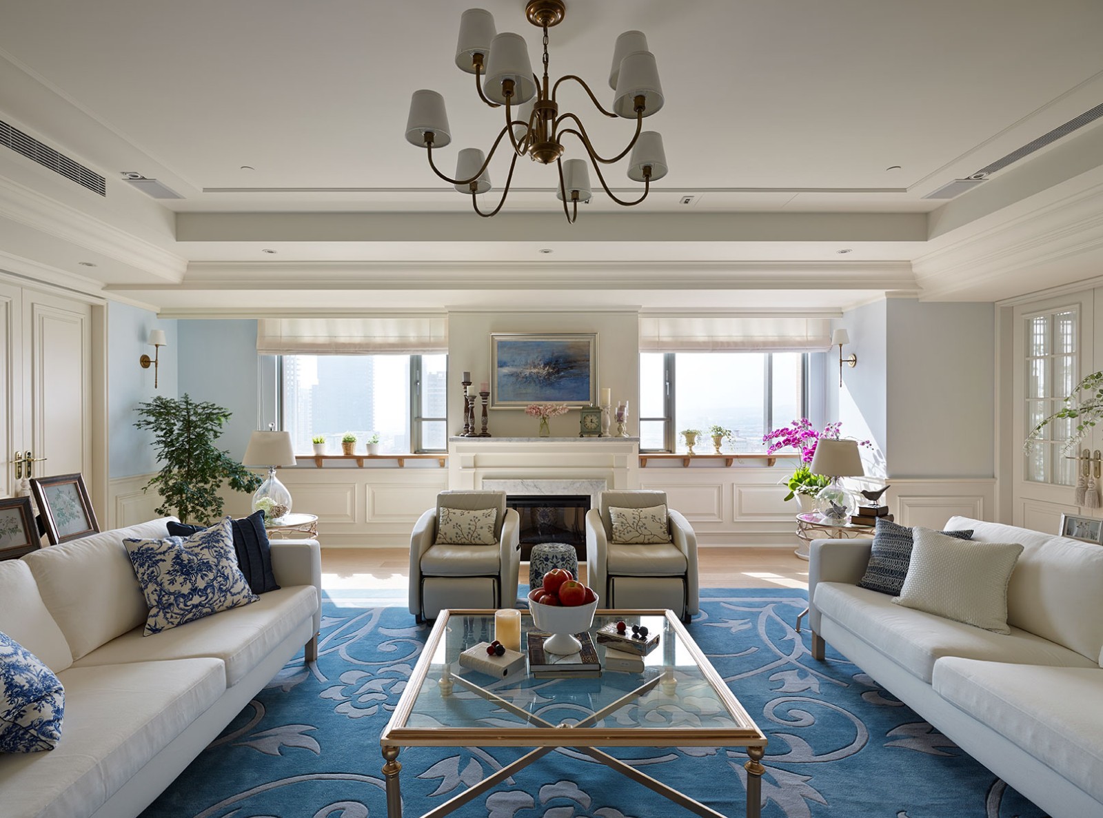20万以上装修,140平米以上装修,大户型,客厅,美式风格,白色,蓝色,地毯