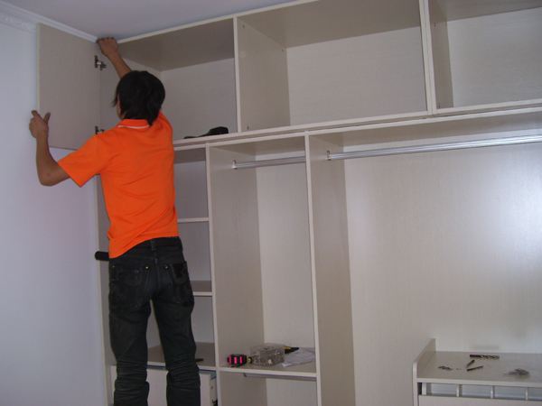 三门衣柜安装步骤学起来让衣柜安装更加简单和方便