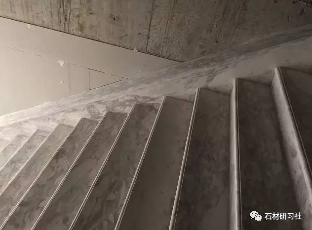 家装大理石楼梯踏步实拍