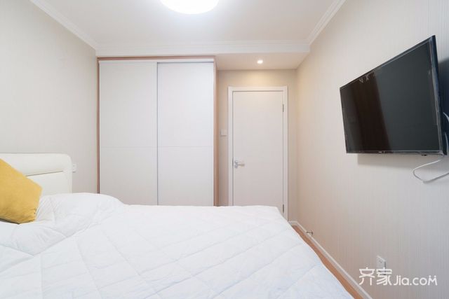 小户型简约一居室装修衣柜设计图3/10