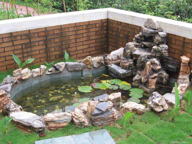 各位讲一讲庭院用方形鱼池可以不