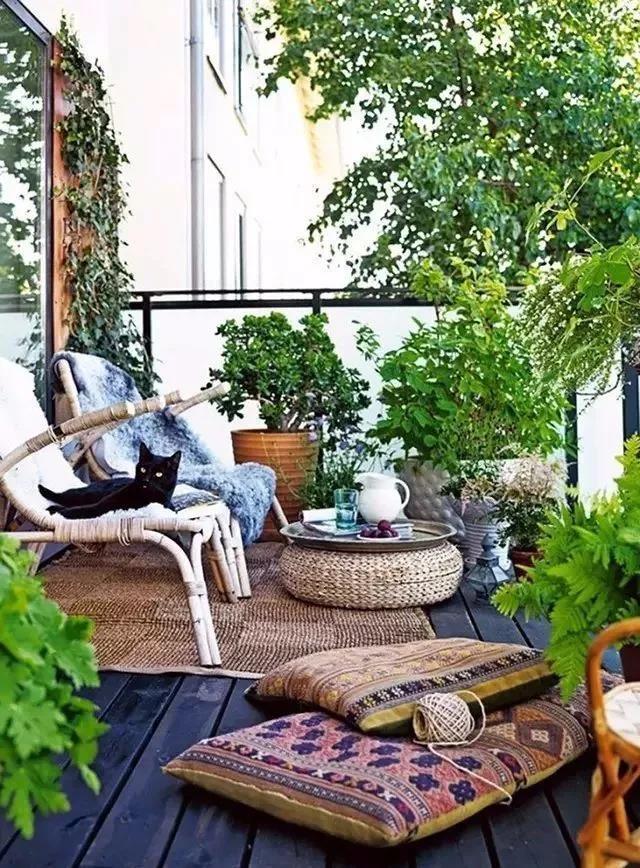 别看阳台小,利用好了,也能变成一个小花园
