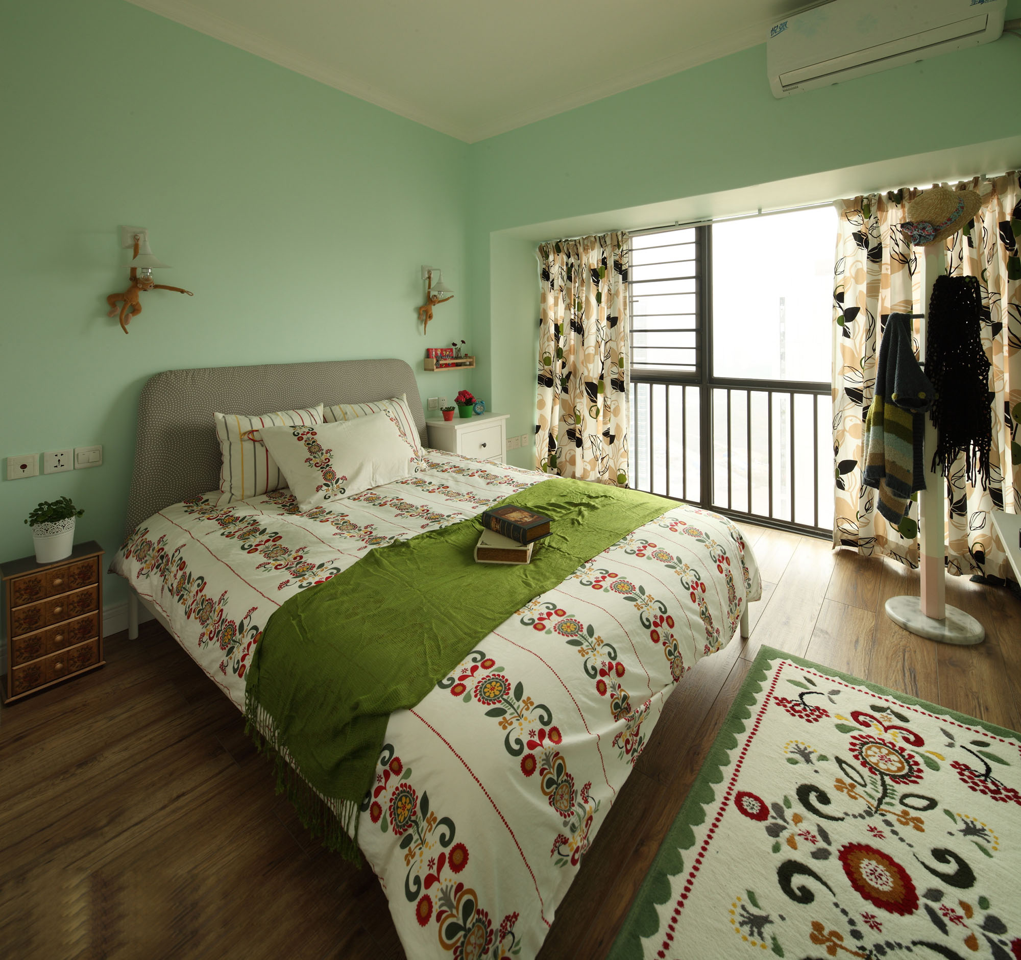90平米装修,三居室装修,10-15万装修,田园风格,卧室背景墙,绿色