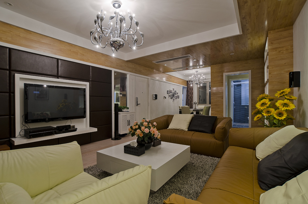 130平米装修,三居室装修,10-15万装修,现代简约风格,客厅,沙发,黑色