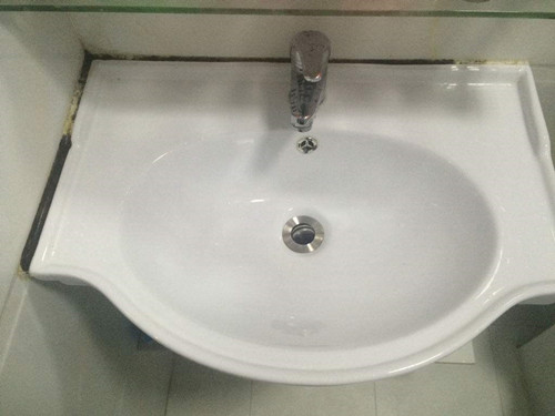 面盆上的污渍怎么去除