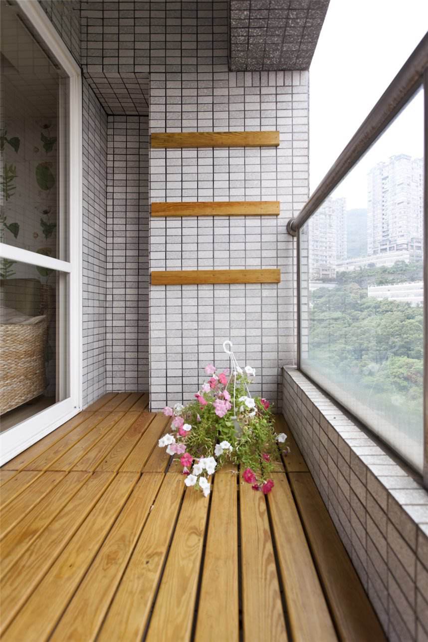 自然清新田园家居阳台防水实木地板装饰效果图