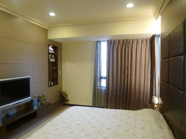 现代美式装修卧室窗帘搭配4/4