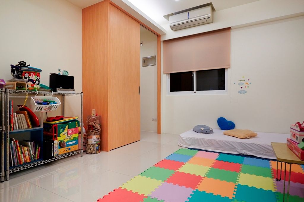 儿童房,背景墙,窗帘,窗户,其它,简约,现代,白色,橙色,红色,粉色,绿色,蓝色,彩色