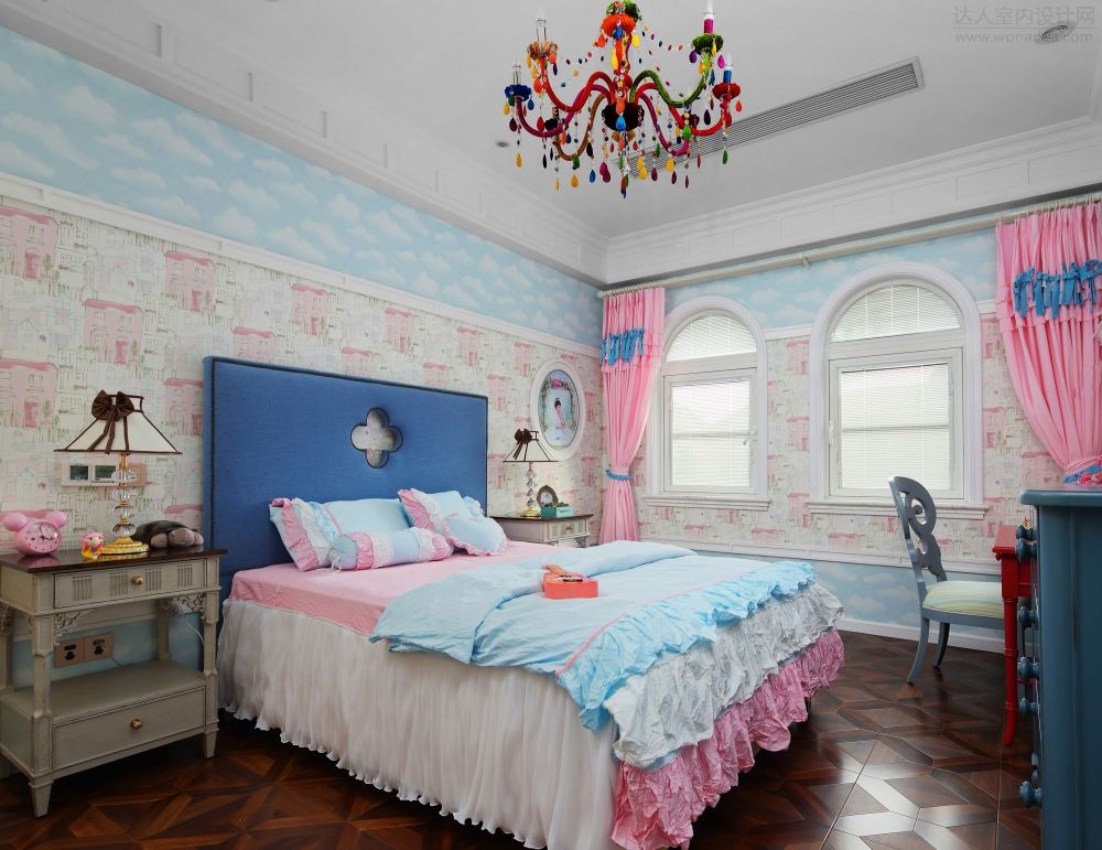甜美粉蓝地中海风情儿童房设计
