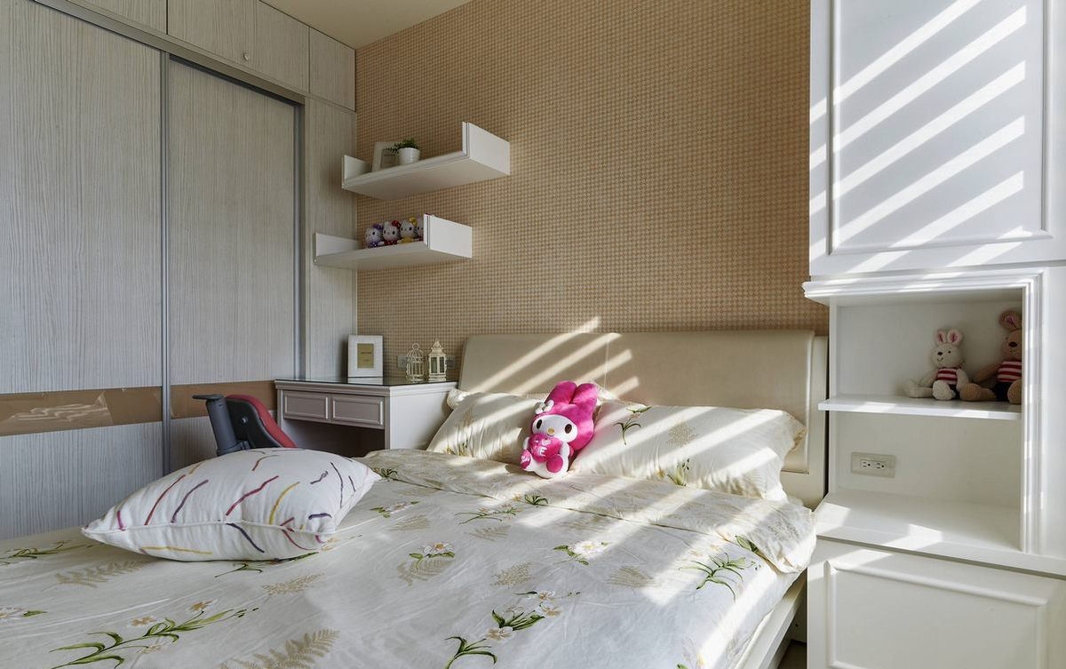 现代简约卧室墙面置物架设计