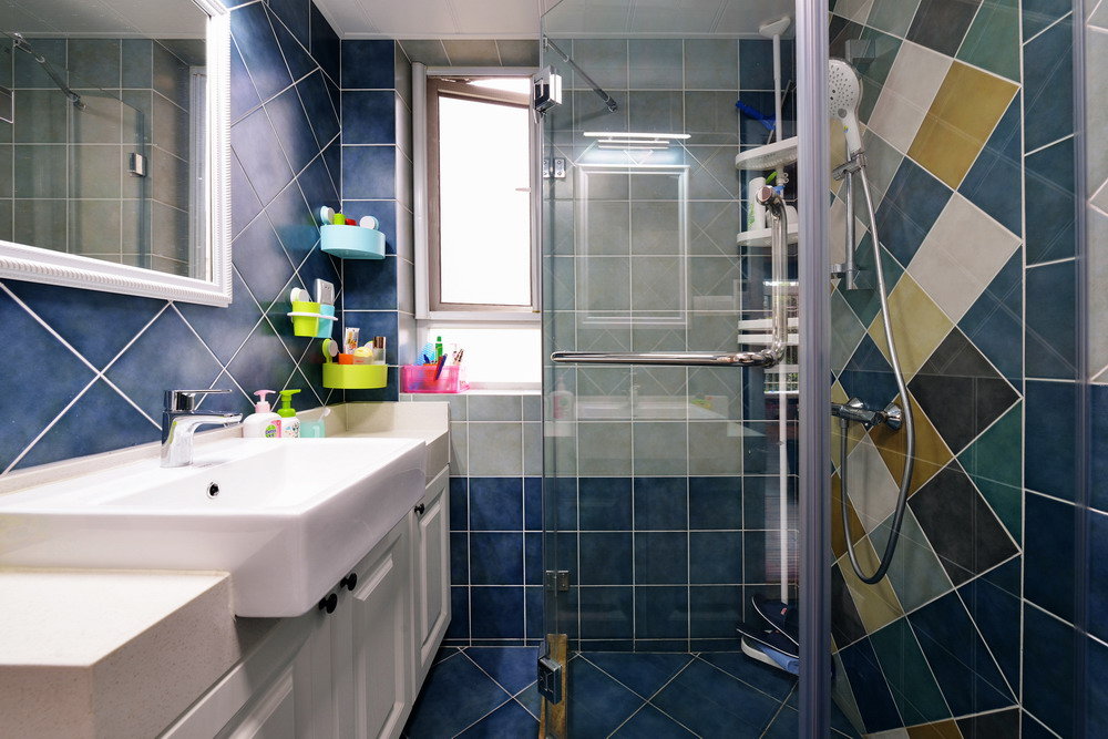 美式经典蓝洗手间墙砖效果图
