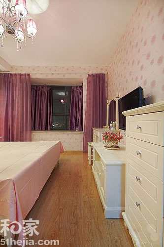 旧房变身现代简约风 两室两厅紫色迷情 